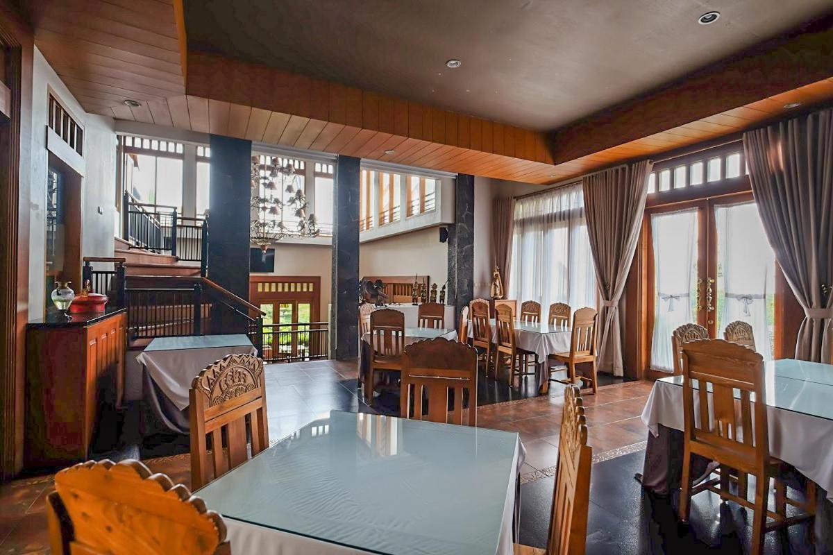 Rumah Stroberi Organic Farm & Family Lodge Lembang Exterior photo